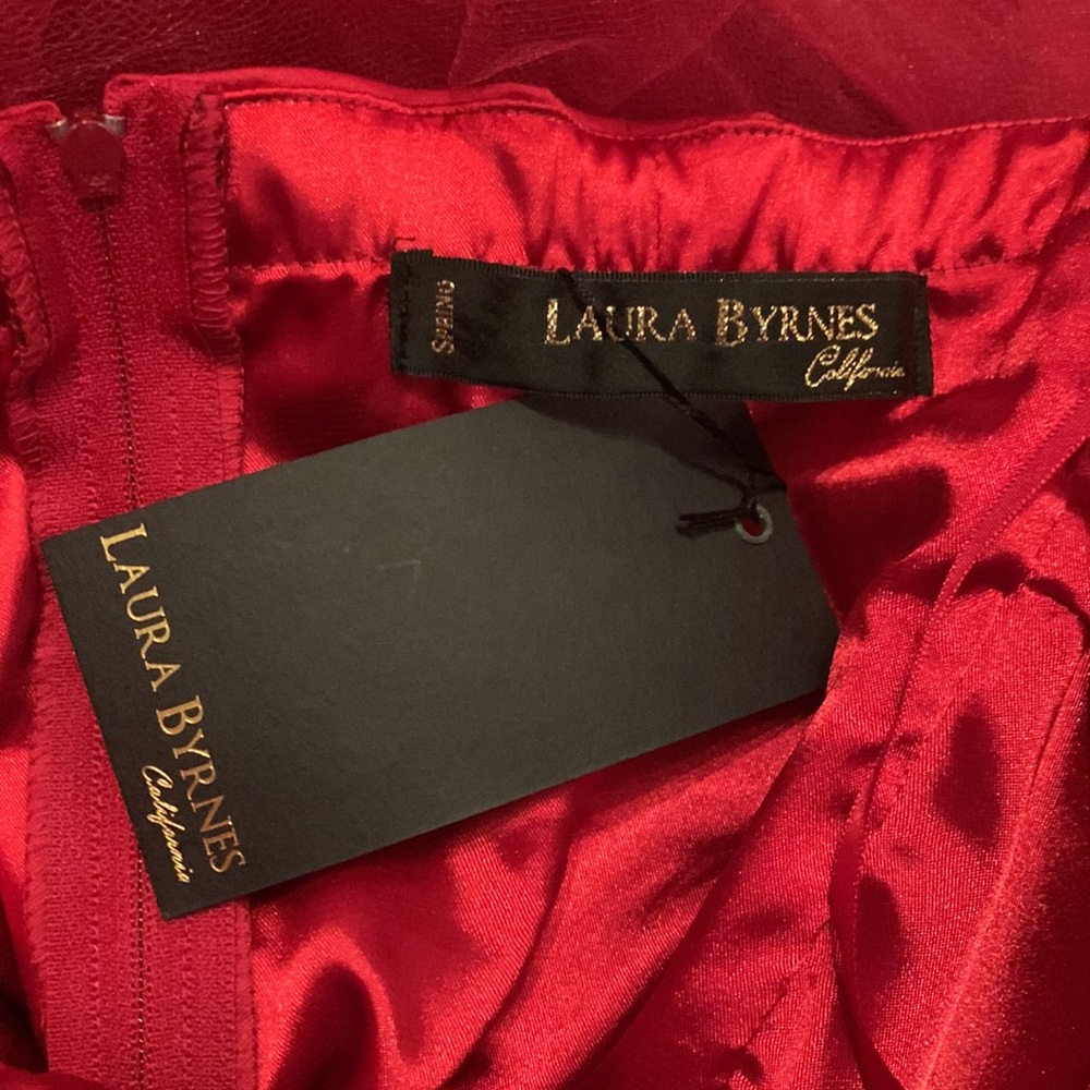 Elegant Red Midi Corset Dress - Picture 6 of 6